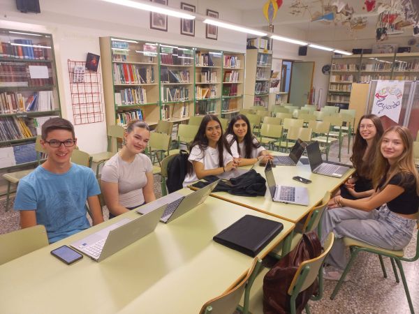 Rund SPA Erasmus 3 Bibliothek Spanien 600x450
